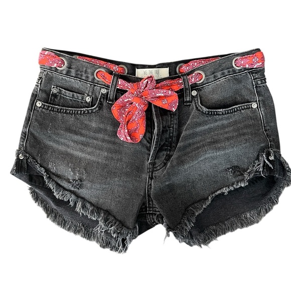 We The FREE Black Distressed cut-off denim shorts Sz 28 Red paisley tie belt - Picture 2 of 6